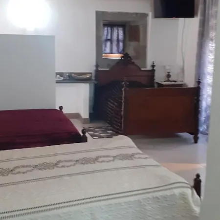Solar Dos Araujo Coutinho - Casa Dos Cavaleiros - Turismo Habitacao Homestay