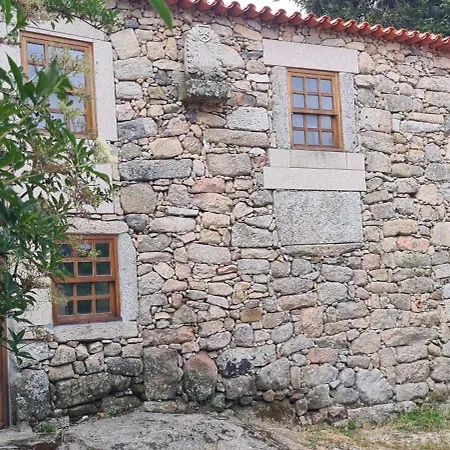 Solar Dos Araujo Coutinho - Casa Dos Cavaleiros - Turismo Habitacao Vila da Ponte