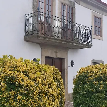Solar Dos Araujo Coutinho - Casa Dos Cavaleiros - Turismo Habitacao Homestay Vila da Ponte
