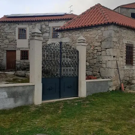Solar Dos Araujo Coutinho - Casa Dos Cavaleiros - Turismo Habitacao *